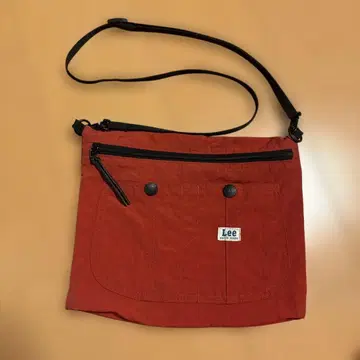 Lee 빨간색 숄더백 사코슈