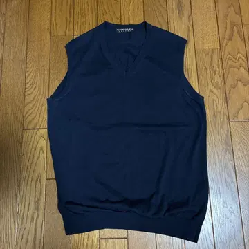 TOMORROWLAND tricot 네이비 V넥 슬리브리스