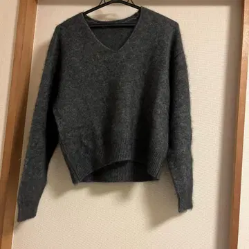 뷰티 앤 유스 헤어 리 크루넥 니트 풀오버