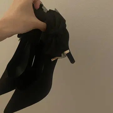 RANDA 빅 리본 블랙 하이힐 펌프스