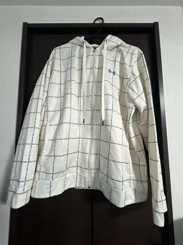 언더아머 후드티