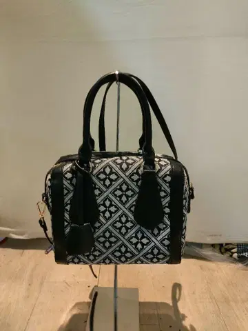 [ 새상품급 ] 로라 애슐리 미스터 조나스 패턴 미니 보스턴