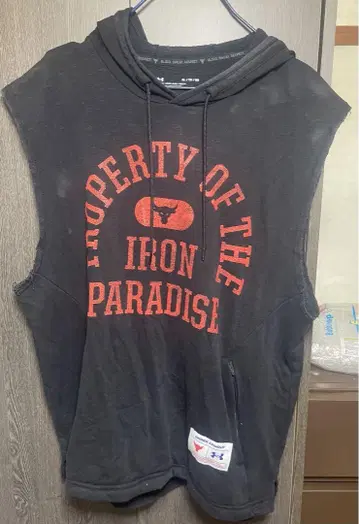 언더아머 후드 부착 탱크탑