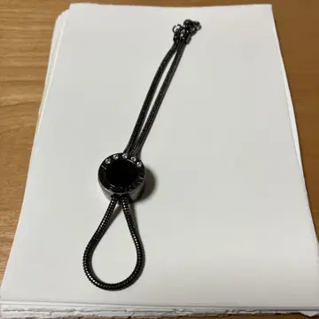 블랙의 라운드형 스톤 부착 액세서리