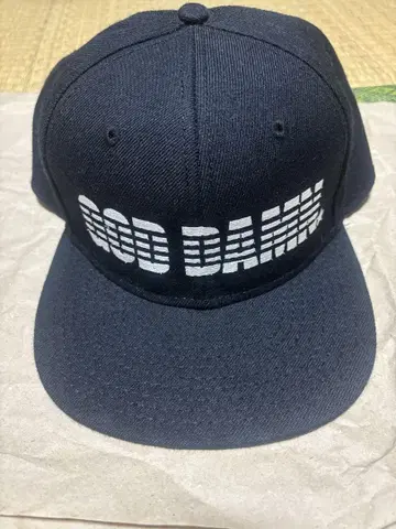 아리스토트리스트 GOD DAMN 스냅백 캡