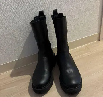 유나이티드 애로우즈 사이드 고어 부츠 블랙
