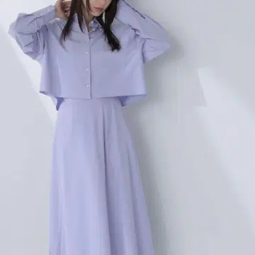NATURAL BEAUTY BASIC 크롭 셔츠 & 플레어 스커트