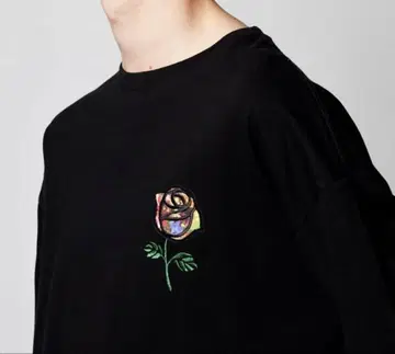 장미 자수 블랙 오버 사이즈 트레이닝복