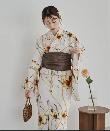 꽃무늬 유카타 오비 세트 (화이트 베이스 브라운 오비)