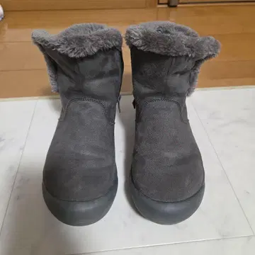 르꼬끄 스포르티브 그레이 퍼(fur) 장식 숏부츠
