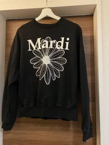 새상품급 Mardi 맨투맨