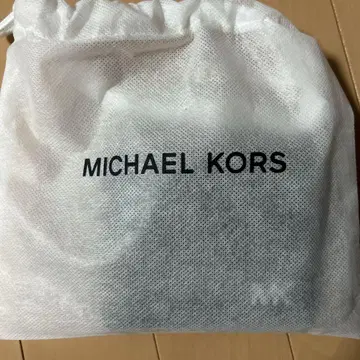 MICHAEL KORS 블랙 이단 접이식 지갑