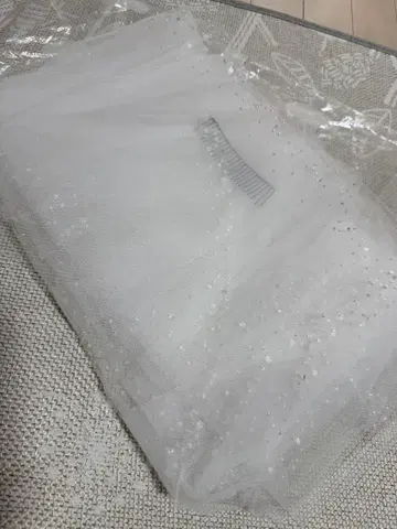 화이트 웨딩 베일 비즈 포함