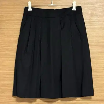 INCOTEX 블랙 (라메 입) 미디 스커트 40