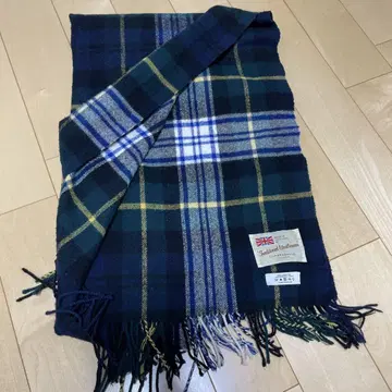 Traditional Weatherwear 네이비 계열 체크 머플러