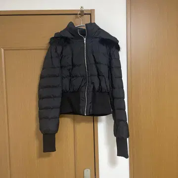 후드 부착 숏 기장 다운 자켓