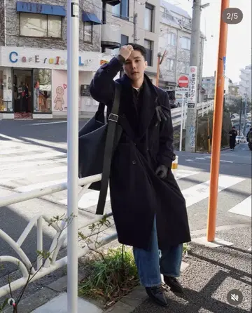 Apartment Three 더블 브레스티드 오버코트