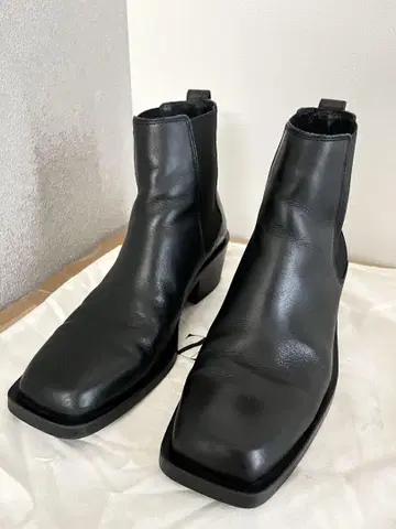새상품급 ZARA 남성용 가죽 스퀘어토 숏부츠 블랙 27.5cm