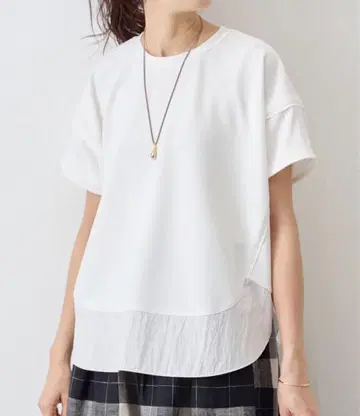 [ 24SS 컨디션 최상 ] 인기 BEARDSLEY 라운드 헴T 화이트