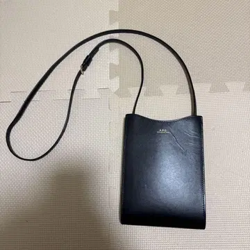 A.P.C. 블랙 가죽 숄더백