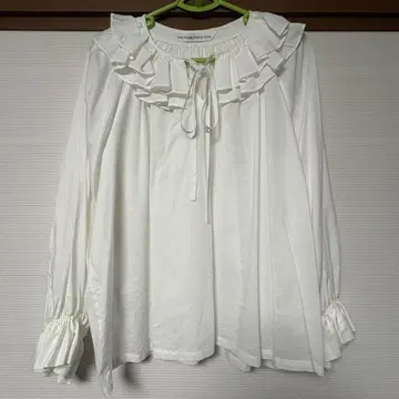 Ruffle tuck frill blouse