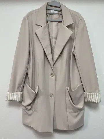 새상품급 베이지 테일러드 자켓