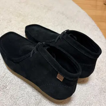 Clarks [ 클락스 ] 블랙 스웨이드 왈라비 슈즈