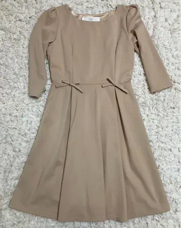 tocco closet 토코 클로젯 원피스 베이지 7부 소매