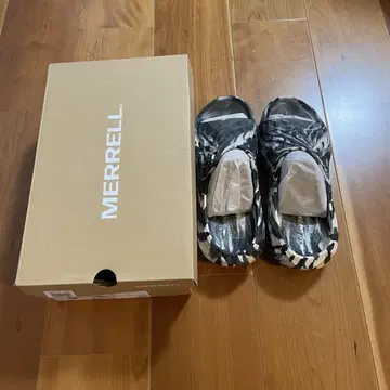 새상품급 MERRELL HYDRO SLIDE 2 블랙/화이트 27cm
