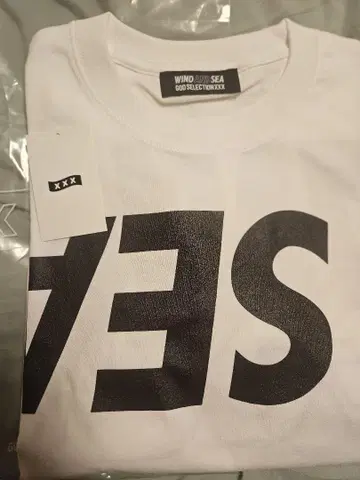 GOD SELECTION XXX WINDANDSEA 화이트 티셔츠