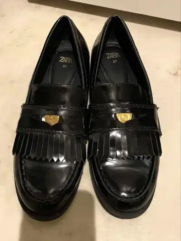 ZARA 코인 로퍼 메탈 디테일 태슬 프린지 37 블랙