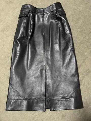 BORBONESE 블랙 가죽 타이트 스커트