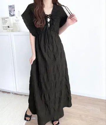 마조리카 플리츠 개더 사용 플레어 원피스