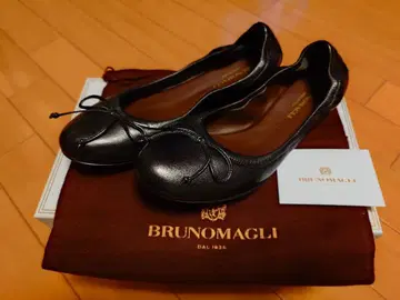 새상품 BRUNOMAGLI 블랙 플랫슈즈 35