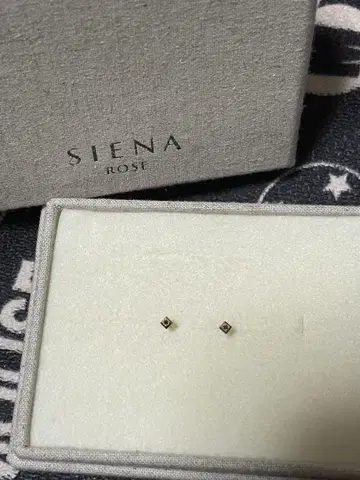 SIENA ROSE K10 블랙 다이아 귀걸이