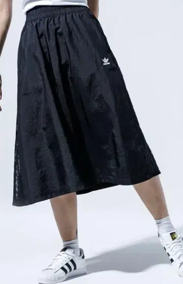 adidas 오리지널 사이드 레이스 스커트