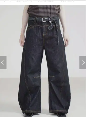 [ Chikashitsu + ] 치카시츠플러스 스티치 커브 데님 팬츠