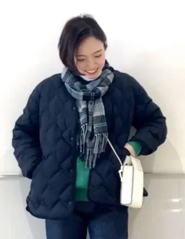 새상품급 유니클로 울트라 라이트 다운 블랙 XL