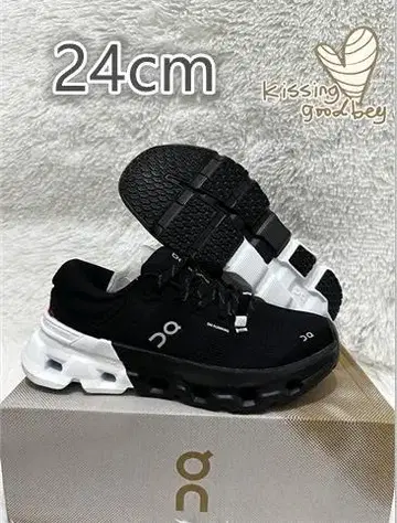ON Cloudflyer5 스니커즈 24cm 블랙+화이트