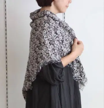 올드맨즈 테일러 와일드베리 거즈 숄