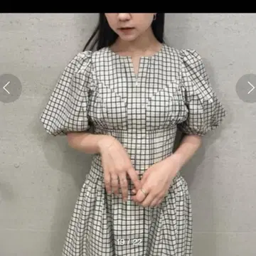 [ 새상품 ] 코르셋 디테일 타프타 원피스