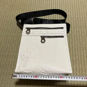 까스텔바작 엠보싱 가공 숄더백 화이트