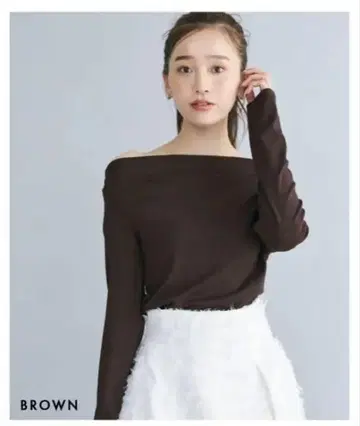 베이스먼트 온라인 원숄더 컷앤소 브라운