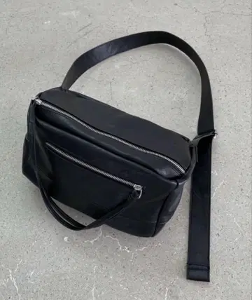 Didot.showroom 멀티 포켓 바디 백