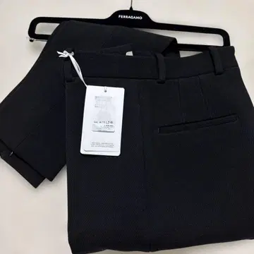FERRAGAMO 블랙 슬랙스 47 R