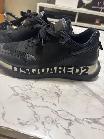 DSQUARED2 ICON 블랙 스니커즈