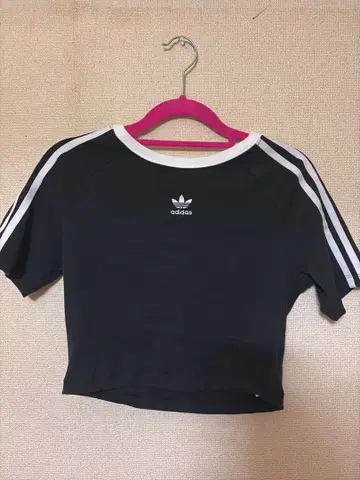 adidas 숏 기장 T셔츠 블랙
