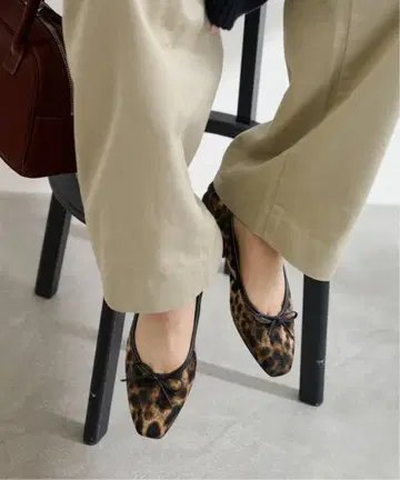 르 타론 레오파드 무늬 플랫슈즈 발레 슈즈 미사용 새상품 23.5