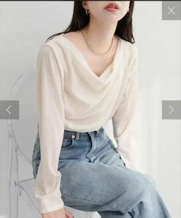 택 포함 새상품 내추럴 꾸뛰르 드레이프 벨로아 풀오버 화이트