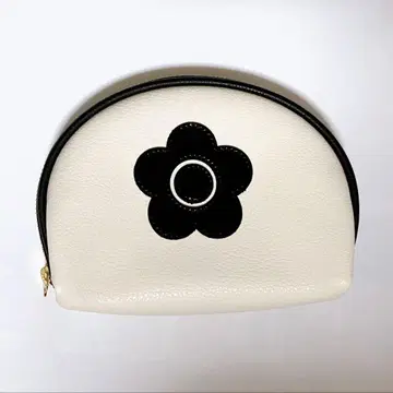 MARY QUANT 에나멜 아이콘 데이지 패치 라운드 파우치 아이보리